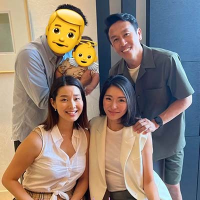 すみれ夫妻と家族写真を撮影する福田萌子と井手川直樹