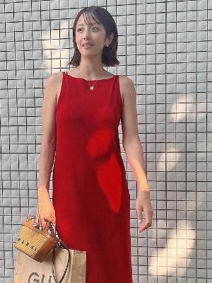 EXITのライブで目撃された本郷杏奈の赤いワンピース姿
