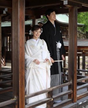 結婚式画像が凄い渡邊雄太と嫁の久慈アナ